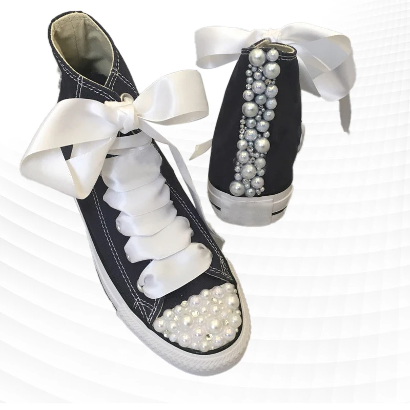 Black high-top canvas shoes white pearl ribbon street street shooting handmade pearl ribbon vulcanized shoes 35-46
Black high-top canvas shoes white pearl ribbon street street shooting handmade pearl ribbon vulcanized shoes 35-46