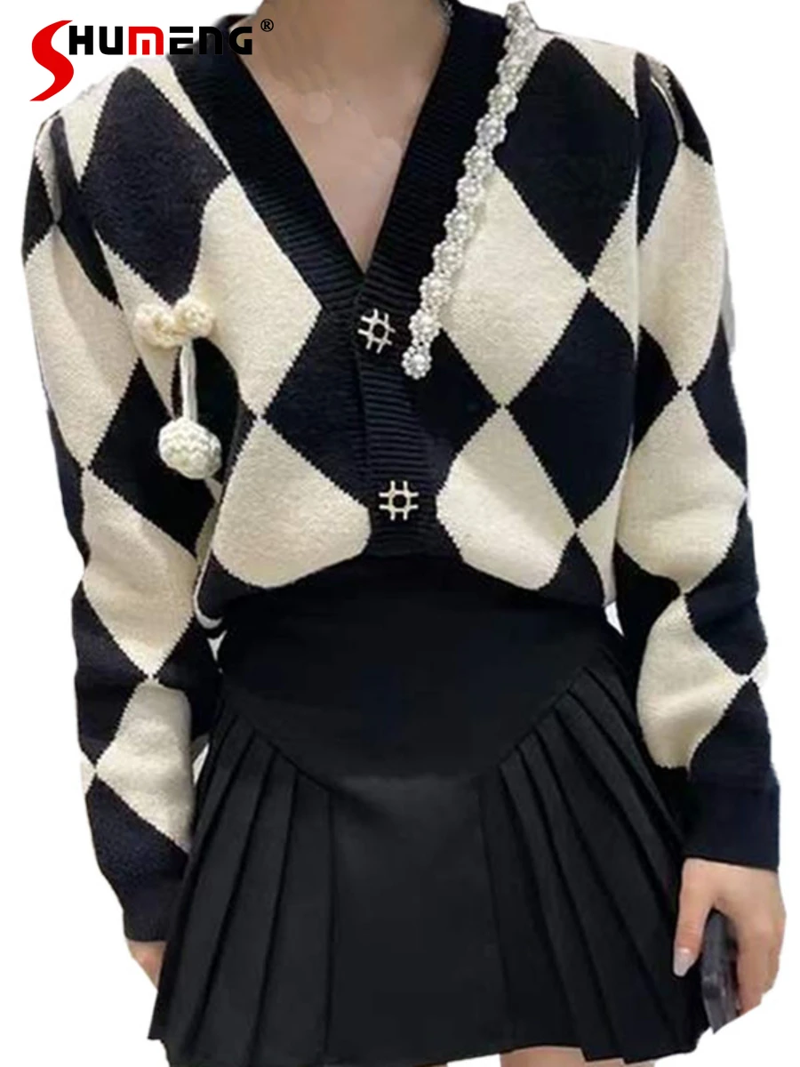 French Style Retro V-neck Plaid Sweater Cardigan Coat Heavy Handmade Diomand Design Sense Sweater Top 2022 Fall New Clothes
French Style Retro V-neck Plaid Sweater Cardigan Coat Heavy Handmade Diomand Design Sense Sweater Top 2022 Fall New Clothes