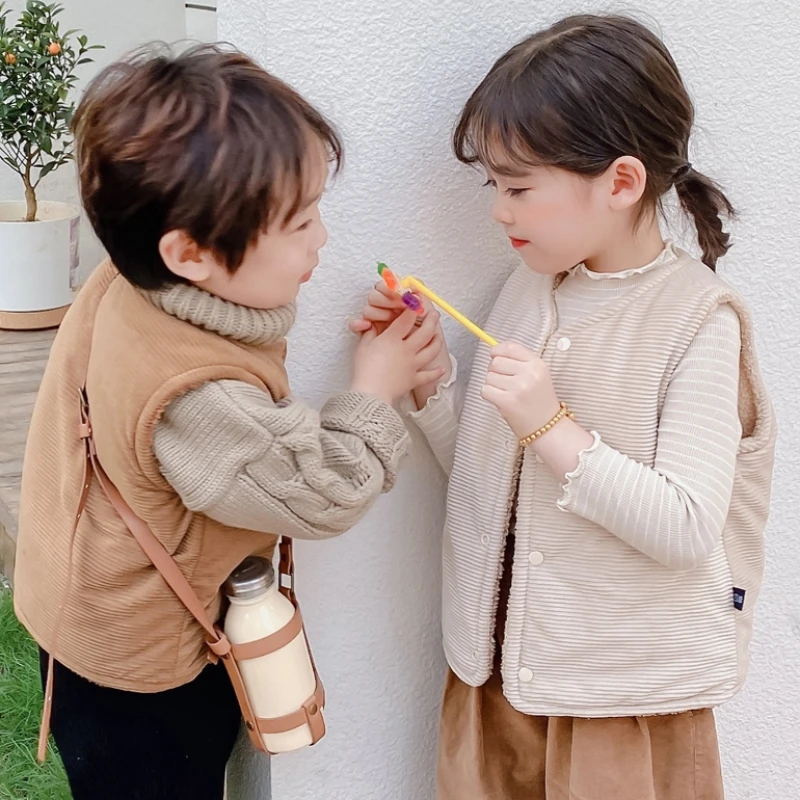 Autumn and Winter 3-8Y Children's Waistcoats Boys Girls Solid Color Reversible Sleeveless Single Breasted Fleece Vest Kids
Autumn and Winter 3-8Y Children's Waistcoats Boys Girls Solid Color Reversible Sleeveless Single Breasted Fleece Vest Kids