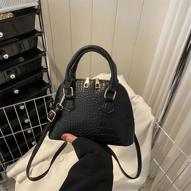 High Quality Small Shoulder Bag Fashion Leather Shell Type Handbags New Designer Sense of Luxury Ladies Crossbody Bag Women Bags 
High Quality Small Shoulder Bag Fashion Leather Shell Type Handbags New Designer Sense of Luxury Ladies Crossbody Bag Women Bags