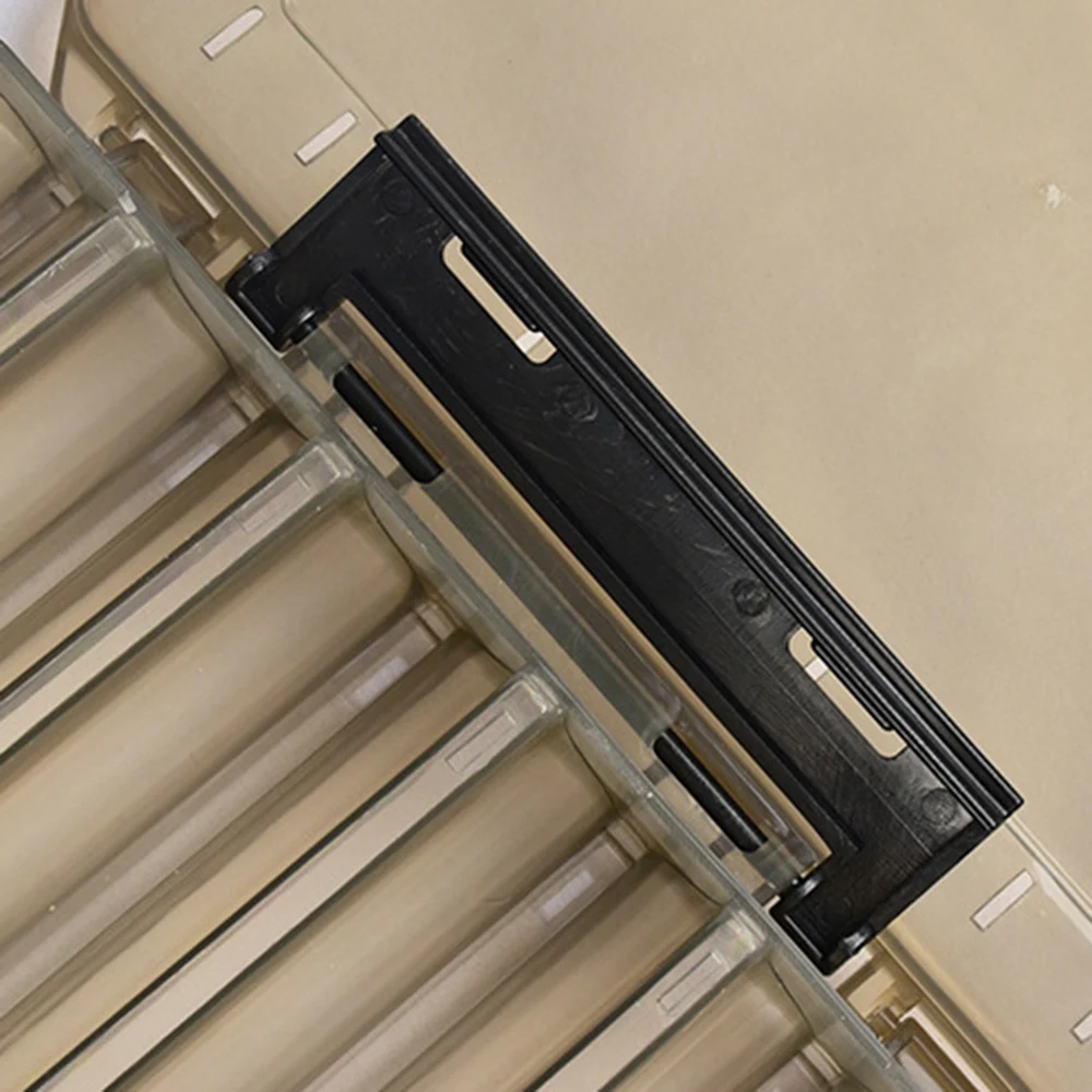 Прочная пластиковая коробка для рыболовных снастей, двухслойная компактная конструкция для рыбалки на реке
Прочная пластиковая коробка для рыболовных снастей, двухслойная компактная конструкция для рыбалки на реке