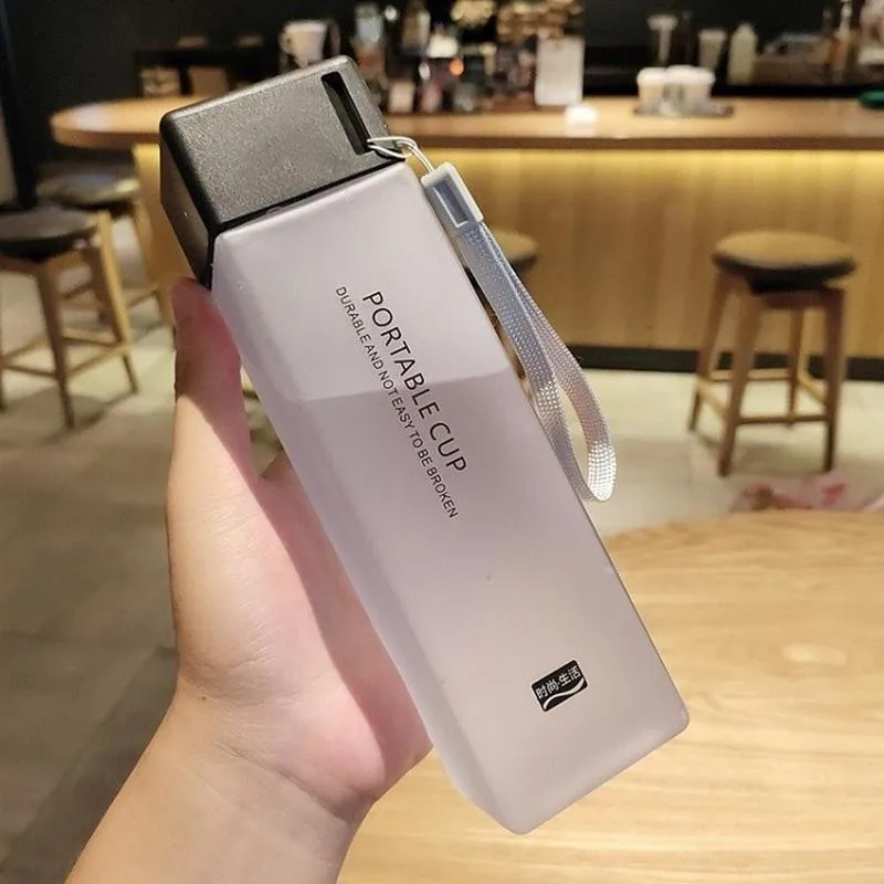 500ml Water Bottle With Rope Portable Drinkware Leakproof Kettle Simple Square Transparent Plastic Mug Travel Outdoor Sports Cup
500ml Water Bottle With Rope Portable Drinkware Leakproof Kettle Simple Square Transparent Plastic Mug Travel Outdoor Sports Cup