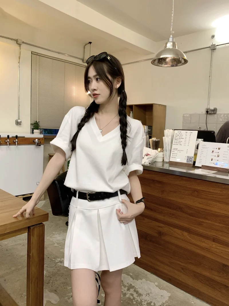 GBG3609 Korean V-neck Loose Short Sleeve T-shirt High Waist Slim A-line Pleated Short Dress Summer New Fashion Set
GBG3609 Korean V-neck Loose Short Sleeve T-shirt High Waist Slim A-line Pleated Short Dress Summer New Fashion Set