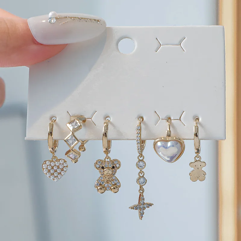 Fashion Light Luxury Style Love Heart Bear Earrings Suit Brass With Zirconia Bright Earrings For Women Silver Plated Jewelry
Fashion Light Luxury Style Love Heart Bear Earrings Suit Brass With Zirconia Bright Earrings For Women Silver Plated Jewelry