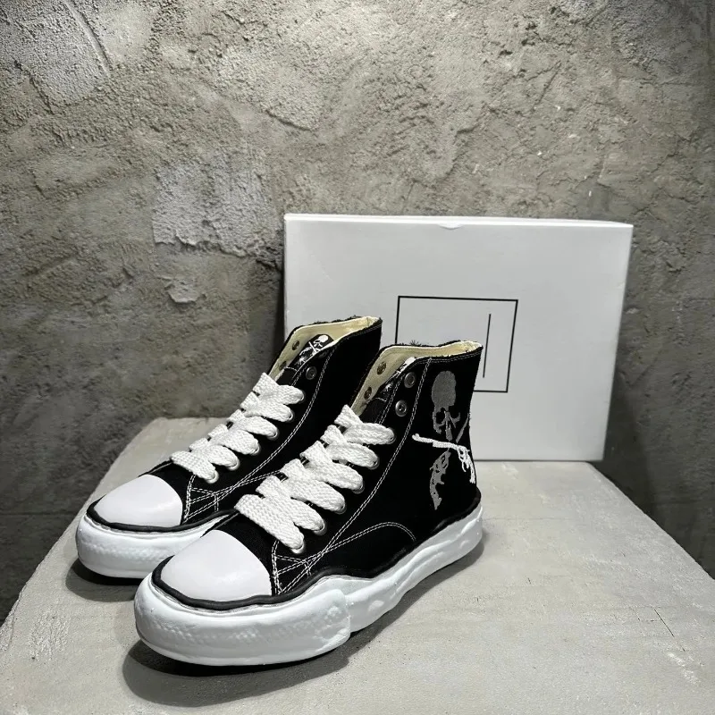 Unisex Japanese and Korean MMY Skull Left Wheel Embroidery Men's Sneakers Board Shoes Canvas Yasuhiro Women's Shoes
Unisex Japanese and Korean MMY Skull Left Wheel Embroidery Men's Sneakers Board Shoes Canvas Yasuhiro Women's Shoes