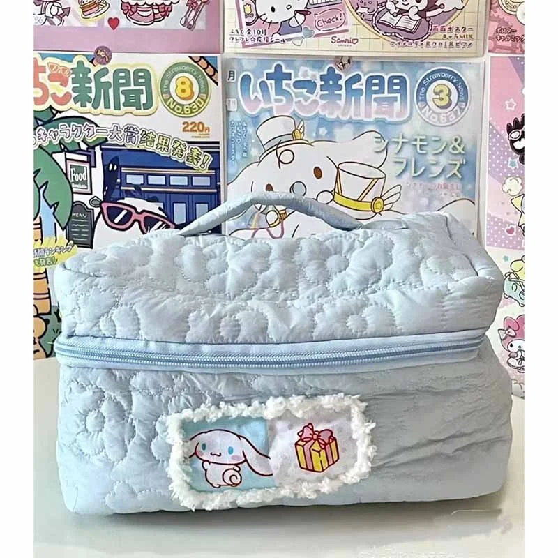 Sanrioed My Melody Cinnamoroll HelloKittys косметичка аниме мультфильм большой емкости Портативная сумка сумки для хранения
Sanrioed My Melody Cinnamoroll HelloKittys косметичка аниме мультфильм большой емкости Портативная сумка сумки для хранения