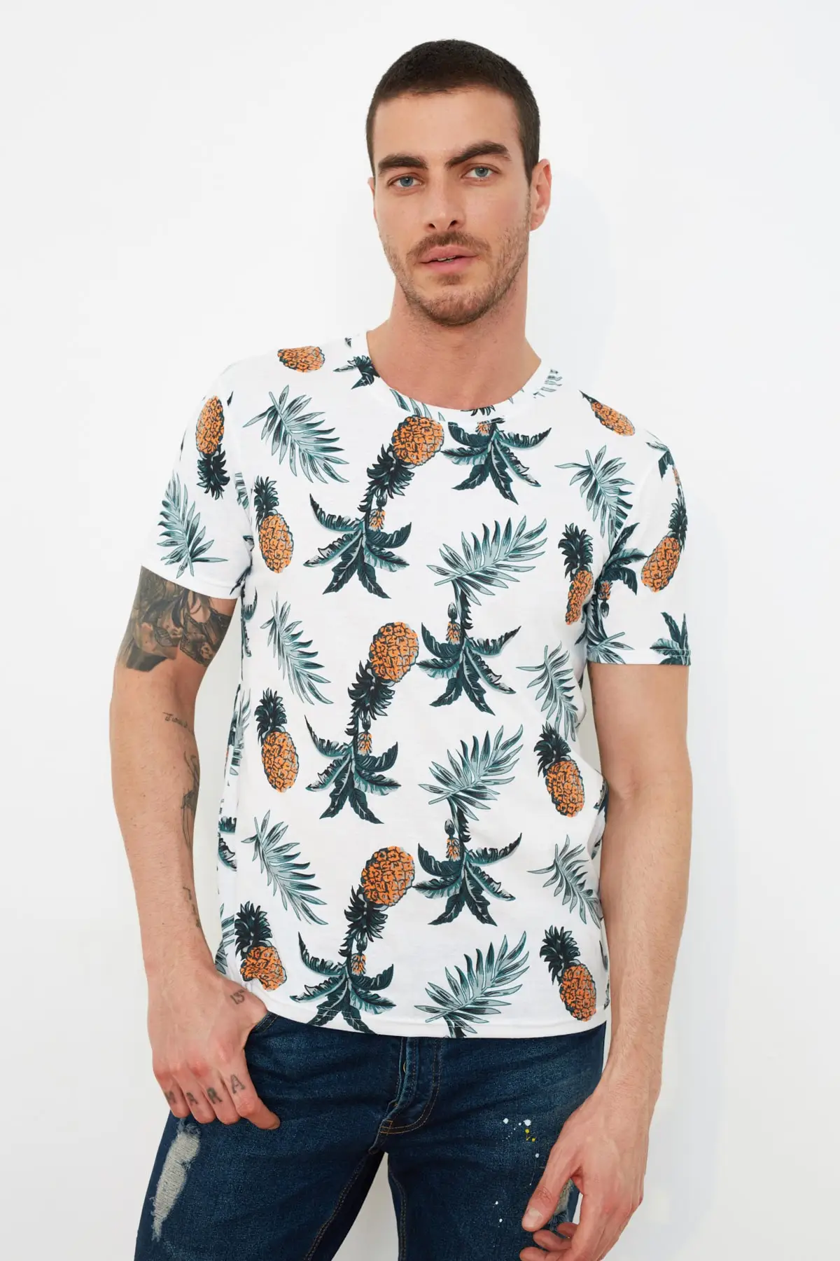 Trendyol Men 'S Regular Fit Short Sleeve Pineapple Printed T-Shirt TMNSS21TS2840
Trendyol Men 'S Regular Fit Short Sleeve Pineapple Printed T-Shirt TMNSS21TS2840