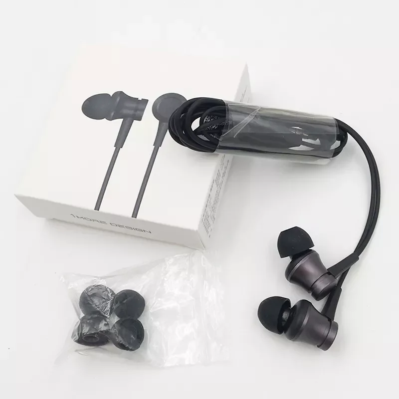 Mi Earphone PISTON 3 Sports Fresh Basic Version 3.5mm In-ear Earphones Earbuds With Mic For Redmi Note 7 8T 8 Pro K20 Pro 
Mi Earphone PISTON 3 Sports Fresh Basic Version 3.5mm In-ear Earphones Earbuds With Mic For Redmi Note 7 8T 8 Pro K20 Pro