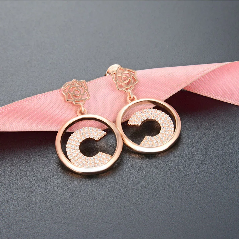 Rose Gold 925 Silver Earrings Ladies Light Luxury Flowers Geometric Letter Large Circle Exaggerated Personality Fashion Gift Wed 
Rose Gold 925 Silver Earrings Ladies Light Luxury Flowers Geometric Letter Large Circle Exaggerated Personality Fashion Gift Wed