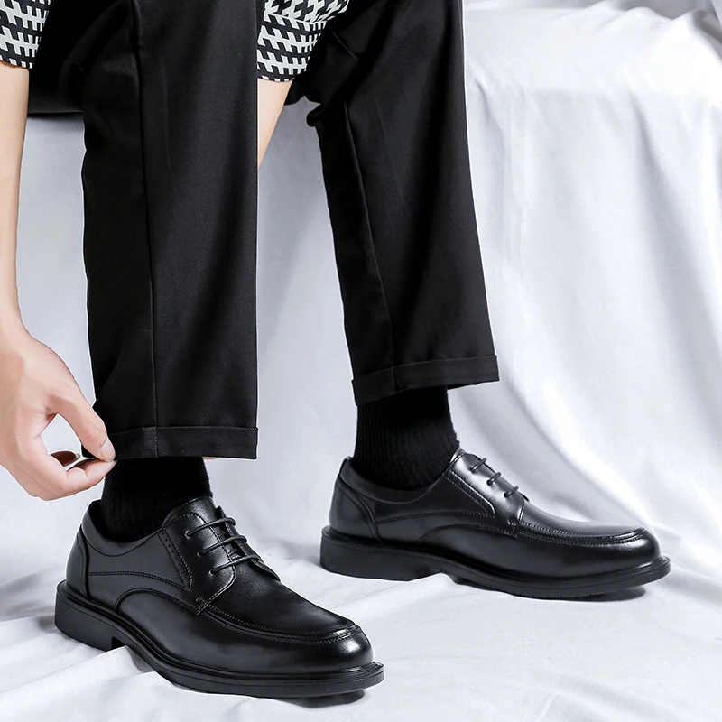 Men's shoes Korean version of the pointy head hundred matching leather shoes summer Korean fashion trend casual shoes
Men's shoes Korean version of the pointy head hundred matching leather shoes summer Korean fashion trend casual shoes