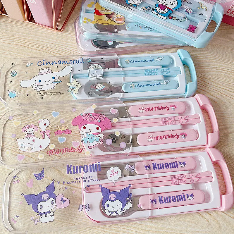 Набор посуды из 3 предметов из аниме Kt Melody Kuromi Cinnamoroll pompurin, портативная коробка для хранения
Набор посуды из 3 предметов из аниме Kt Melody Kuromi Cinnamoroll pompurin, портативная коробка для хранения