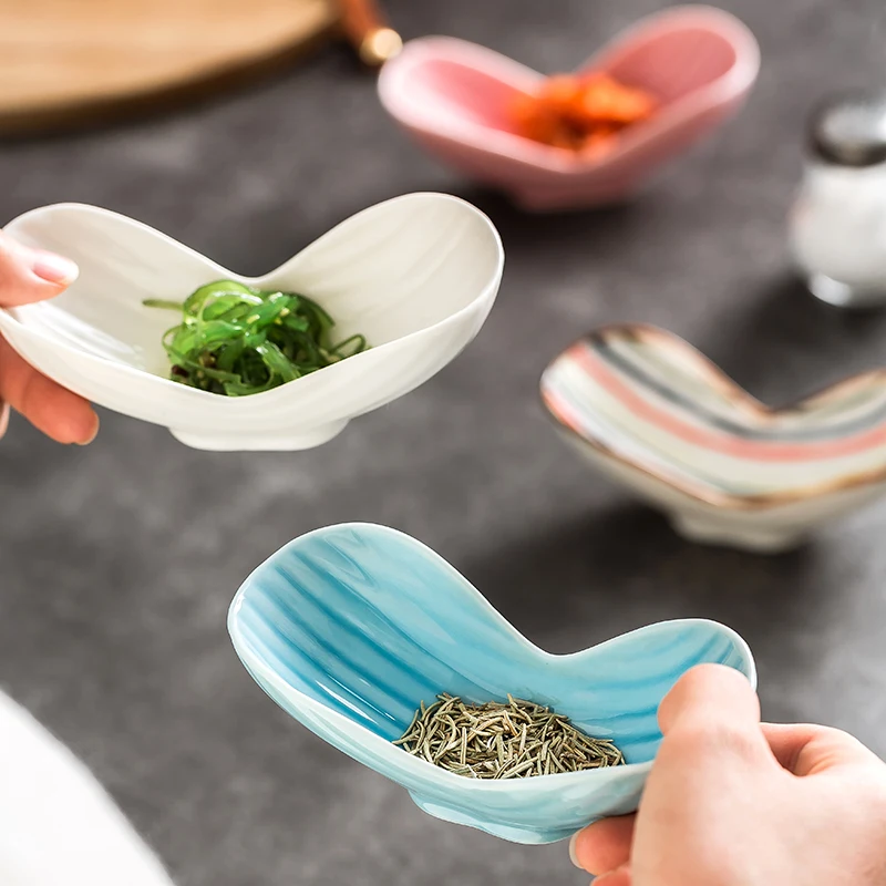 Creative Ceramic Dipping Saucer Household Irregular Fruit Salad Dessert Small Bowl Japanese Sushi Wasabi Sauce Saucer Tableware
Creative Ceramic Dipping Saucer Household Irregular Fruit Salad Dessert Small Bowl Japanese Sushi Wasabi Sauce Saucer Tableware