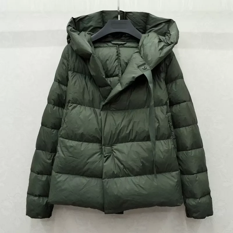 2022New Light Down Jacket Women Winter Fashion Short White Duck Down Jacket Female Warm Lightweight Coat Parka Hooded Snow Outwe
2022New Light Down Jacket Women Winter Fashion Short White Duck Down Jacket Female Warm Lightweight Coat Parka Hooded Snow Outwe