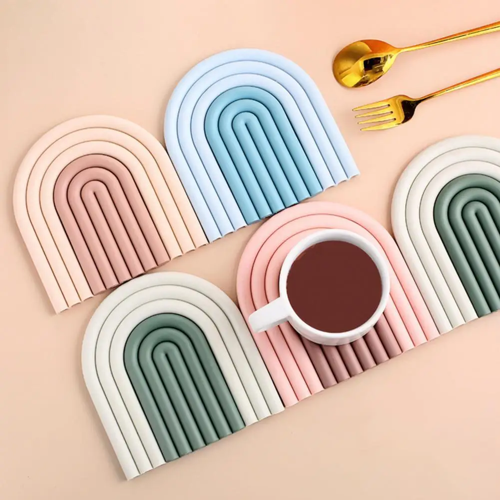 Rainbow Pattern Place Mat High-Temperature Resistance TPR Reusable Practical Cup Coaster Kitchen Tools
Rainbow Pattern Place Mat High-Temperature Resistance TPR Reusable Practical Cup Coaster Kitchen Tools