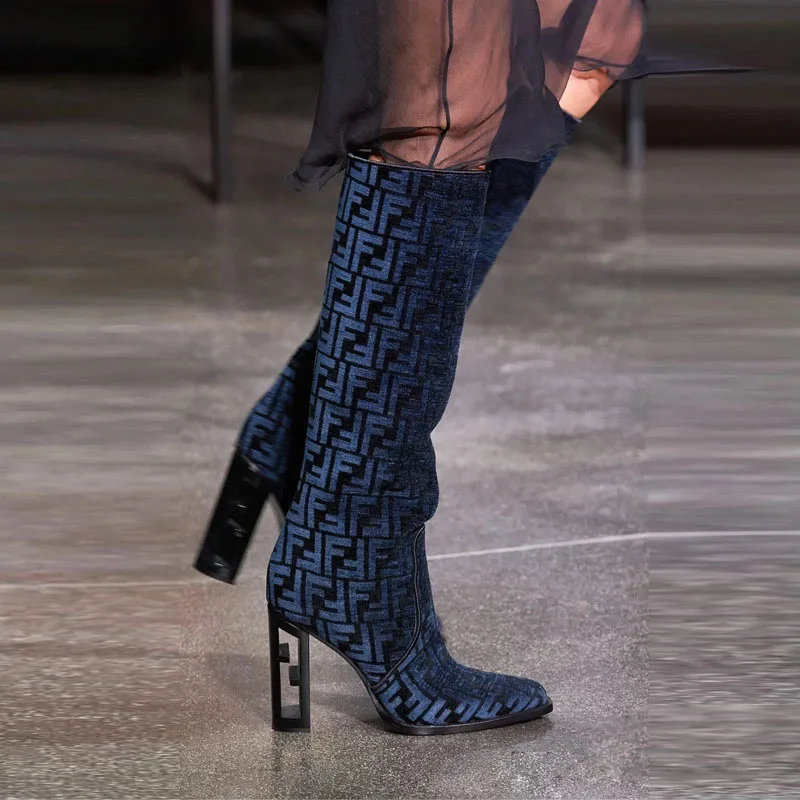 2023 Europe And America New Pointed Hollow Thick Heels Knee Long Boots Letter Printing Fashion Show Knight Boots Size 34-43
2023 Europe And America New Pointed Hollow Thick Heels Knee Long Boots Letter Printing Fashion Show Knight Boots Size 34-43