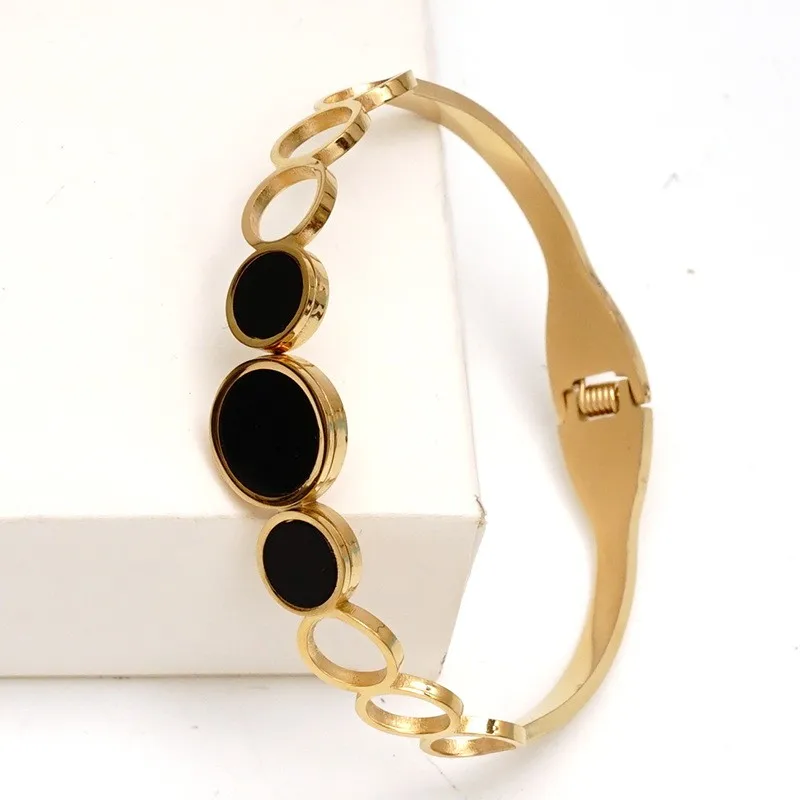 2022 New Gold Bracelet Texture Fashion Jewelry Accessories for Women's Anniversary Thanksgiving Wedding Gift
2022 New Gold Bracelet Texture Fashion Jewelry Accessories for Women's Anniversary Thanksgiving Wedding Gift