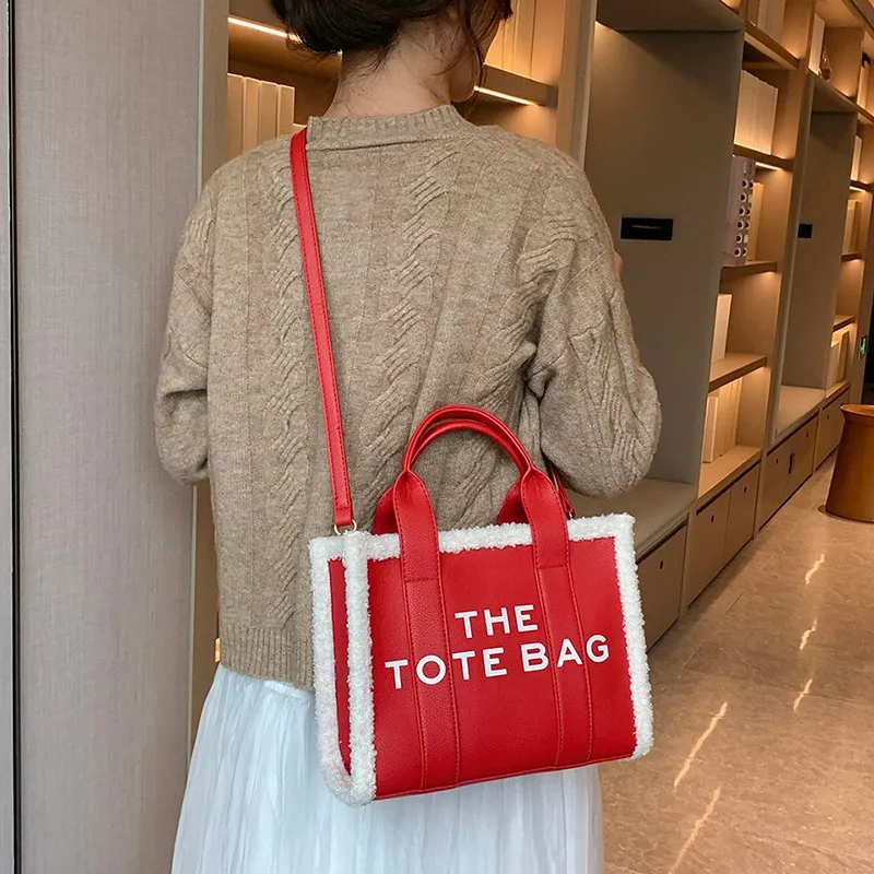 

High Quality Fashion Commuter Bag Cross-body Bag Winter and Spring New Style Niche Design Fashion with Lamb Wool Tote Bag 2023