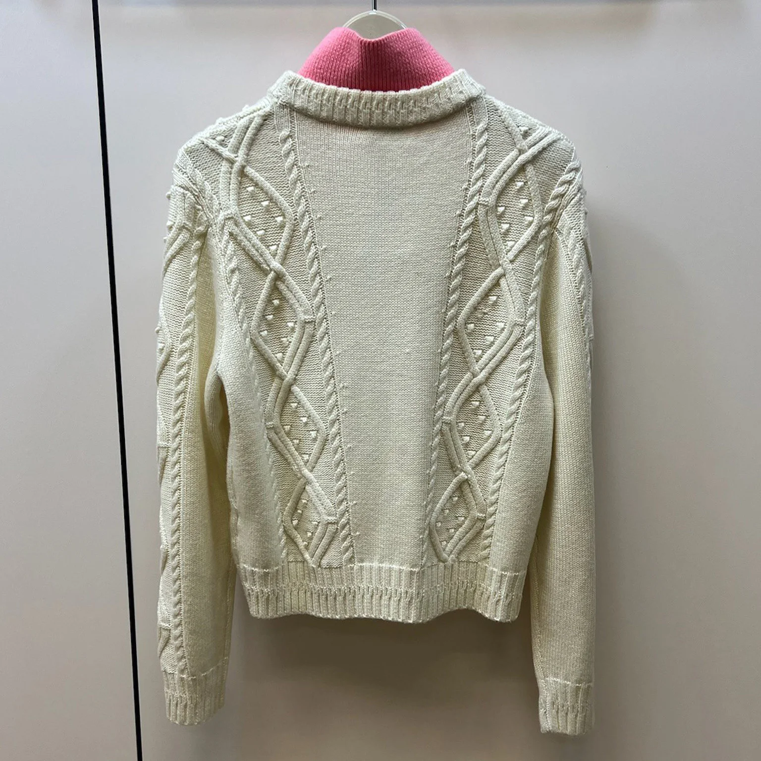 High Women's Winter Fashion Neck Brand Sweater Original Color Blocking Design Quality Wool Jumper Famous Letters Pullover
High Women's Winter Fashion Neck Brand Sweater Original Color Blocking Design Quality Wool Jumper Famous Letters Pullover