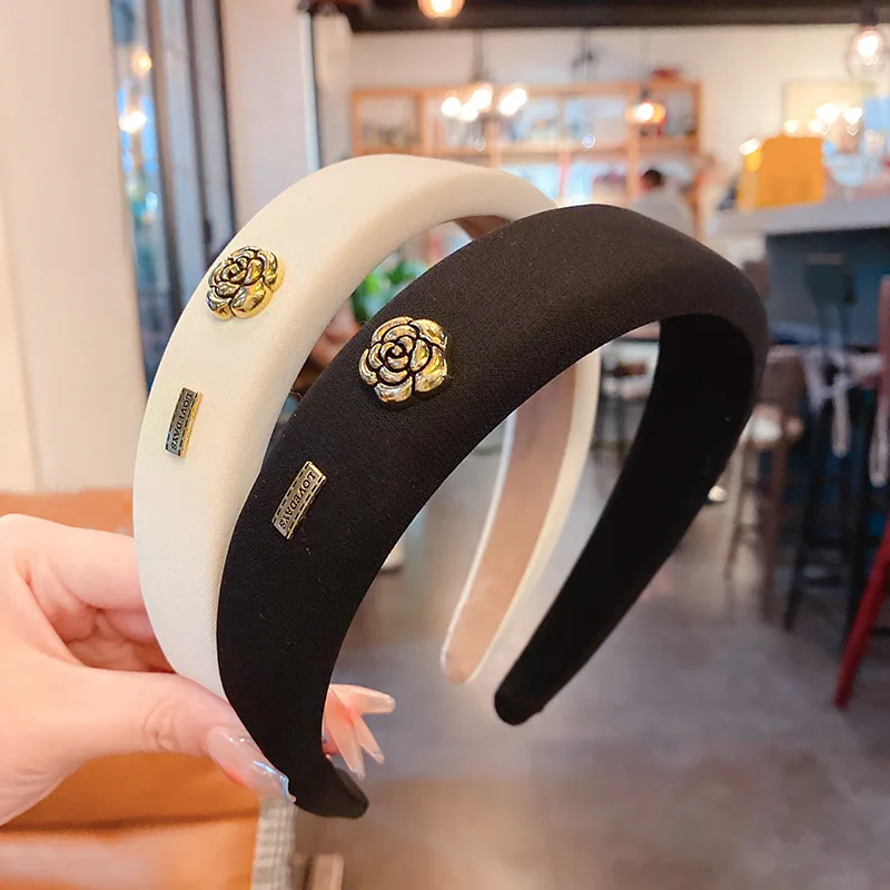 Ins Flower Fabric Sponge Hair Band Korean Edition East Gate Fashion Retro Headband Simple Headwear
Ins Flower Fabric Sponge Hair Band Korean Edition East Gate Fashion Retro Headband Simple Headwear
