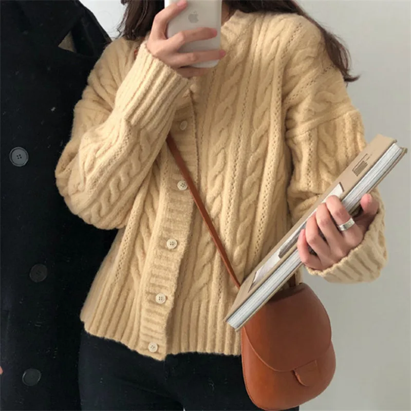 2023 Autumn Winter New Solid Color Short Twist Knitted Cardigan Women's Mori Artistic Twist Outerwear Sweater Women's Coat
2023 Autumn Winter New Solid Color Short Twist Knitted Cardigan Women's Mori Artistic Twist Outerwear Sweater Women's Coat