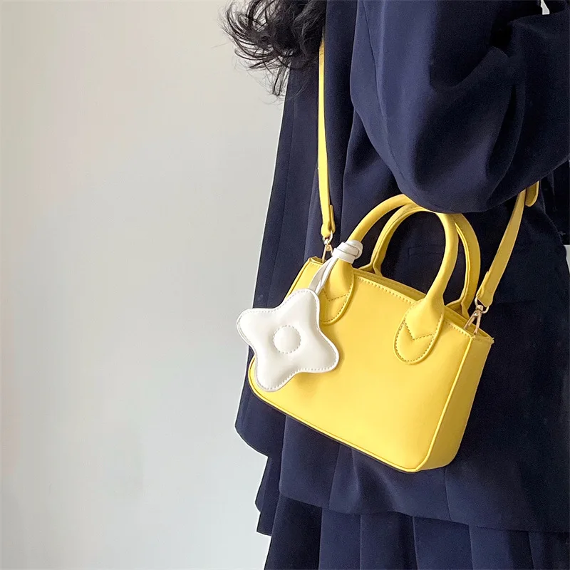 Cute Flower Pendant Women Tote Shoulder Bag Fashion Design Female Small Square Crossbody Bags Fashion Floral Ladies Handbags
Cute Flower Pendant Women Tote Shoulder Bag Fashion Design Female Small Square Crossbody Bags Fashion Floral Ladies Handbags