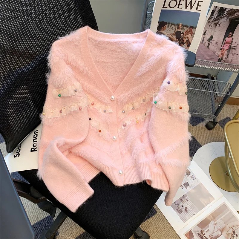 2024 Fall High Quality Pink Feather Tassel Knit Cardigan V-neck Sweater Coat Women Korean Pearl Button Mohair Elegant Loose Top
2024 Fall High Quality Pink Feather Tassel Knit Cardigan V-neck Sweater Coat Women Korean Pearl Button Mohair Elegant Loose Top