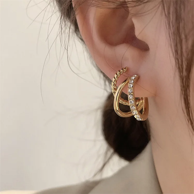 Fashion Brand Design Multi-layer Crystal Beads Gold Pierced Studed Earrings For Women Korean Japanese Style Charms Ear Jewelry
Fashion Brand Design Multi-layer Crystal Beads Gold Pierced Studed Earrings For Women Korean Japanese Style Charms Ear Jewelry