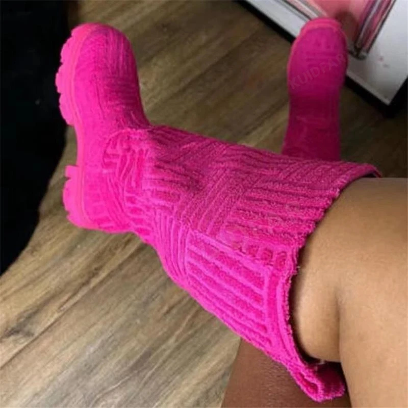 New Luxury Brand Platform Shoes Women Thick-Heeled Warm Boots Women's Towel Cotton Winter Long Boots Motorcycle Boots
New Luxury Brand Platform Shoes Women Thick-Heeled Warm Boots Women's Towel Cotton Winter Long Boots Motorcycle Boots