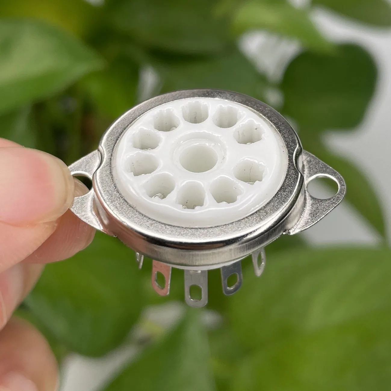 10 шт., 10 контактов, керамическая ламповая розетка GZC10-C, разъем для электронной лампы 6X9 6U9 6AF9 6AB9, ламповый DIY HIFI аудиоусилитель
10 шт., 10 контактов, керамическая ламповая розетка GZC10-C, разъем для электронной лампы 6X9 6U9 6AF9 6AB9, ламповый DIY HIFI аудиоусилитель