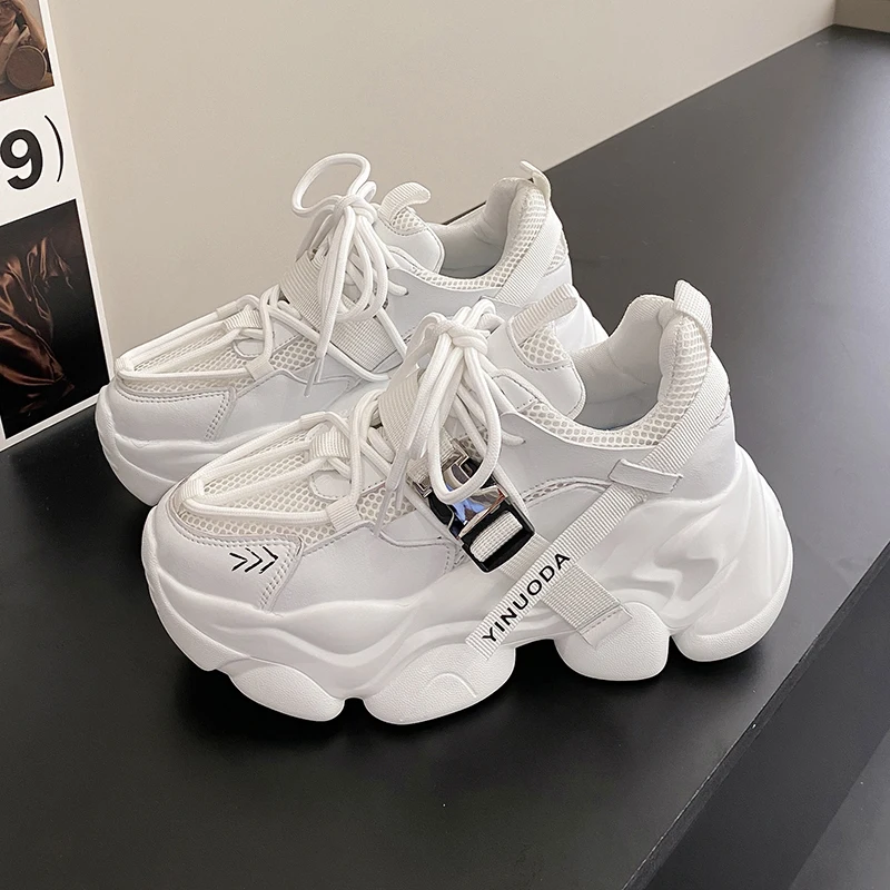 Кроссовки женские сетчатые, дышащие, на платформе, модная обувь для тренировок, с пряжкой, дизайнерские, белые
Кроссовки женские сетчатые, дышащие, на платформе, модная обувь для тренировок, с пряжкой, дизайнерские, белые