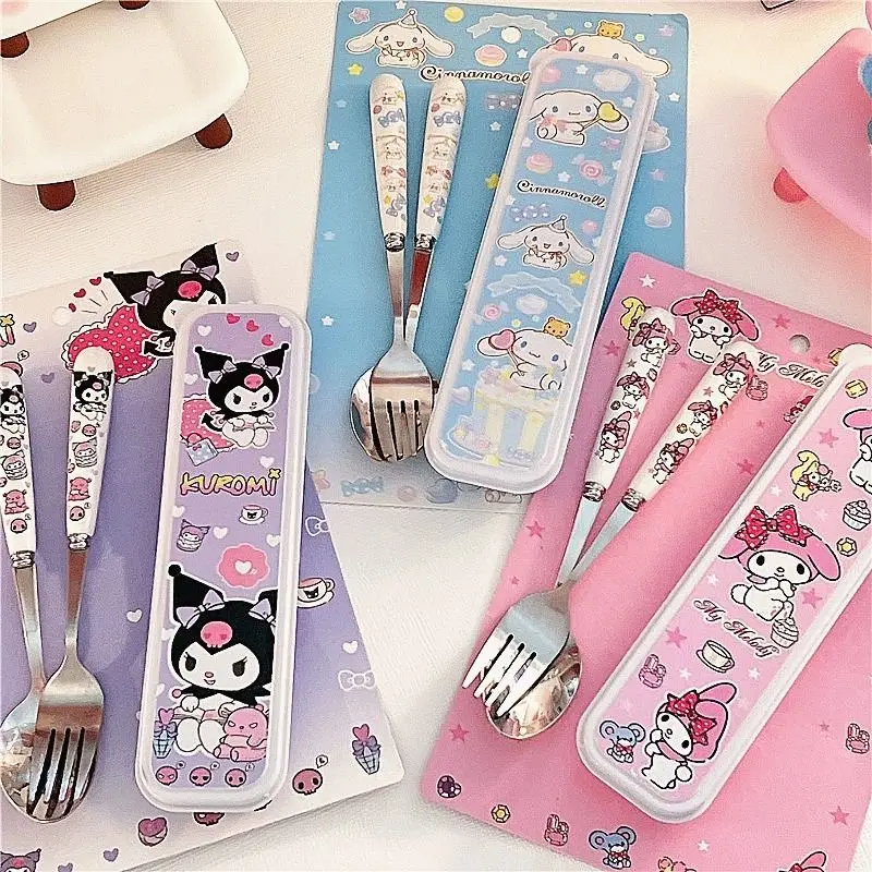 Набор столовой посуды Sanrio Kawaii, аксессуары Cinnamoroll, милая красота, мультфильм, аниме, нержавеющая сталь, коробка, портативные игрушки для девочки, подарок
Набор столовой посуды Sanrio Kawaii, аксессуары Cinnamoroll, милая красота, мультфильм, аниме, нержавеющая сталь, коробка, портативные игрушки для девочки, подарок