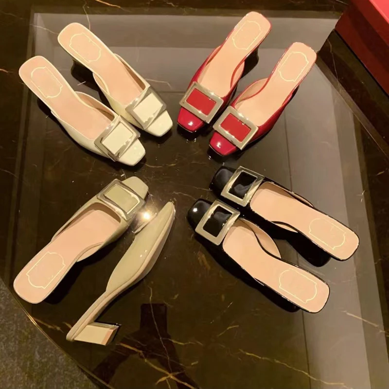 Lacquer Leather Square Head Shallow Mouth Muller Square Buckle Thick Heel Middle Heel Baotou Women's Slippers 
Lacquer Leather Square Head Shallow Mouth Muller Square Buckle Thick Heel Middle Heel Baotou Women's Slippers