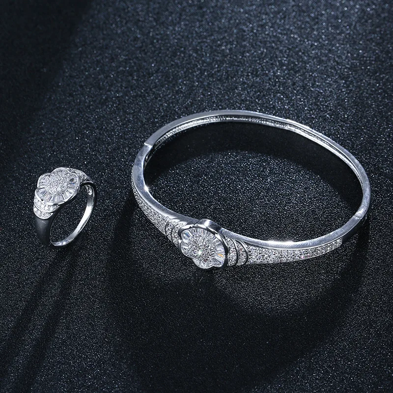 European and American Style Ladies High-end Quality Fashion Layer AAA ZIRCON 2PCS Ring Bracelet Gold-Plated Flower Set Decorati
European and American Style Ladies High-end Quality Fashion Layer AAA ZIRCON 2PCS Ring Bracelet Gold-Plated Flower Set Decorati