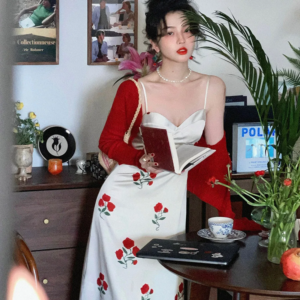 French Sexy Sling Dresses for Woman 2022 Vintage Print V-Neck Slim Fit Midi Dress Party Club
French Sexy Sling Dresses for Woman 2022 Vintage Print V-Neck Slim Fit Midi Dress Party Club