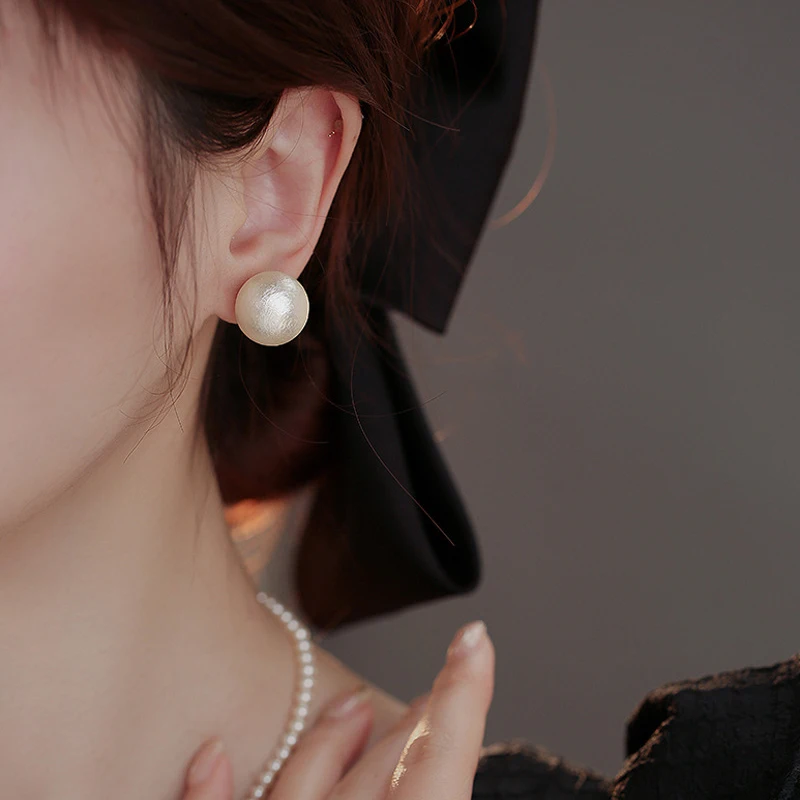 Женские серьги с крупным жемчугом KOFSAC, минималистичные серьги в корейском и японском стиле, ювелирные изделия из стерлингового серебра 925 пробы
Женские серьги с крупным жемчугом KOFSAC, минималистичные серьги в корейском и японском стиле, ювелирные изделия из стерлингового серебра 925 пробы