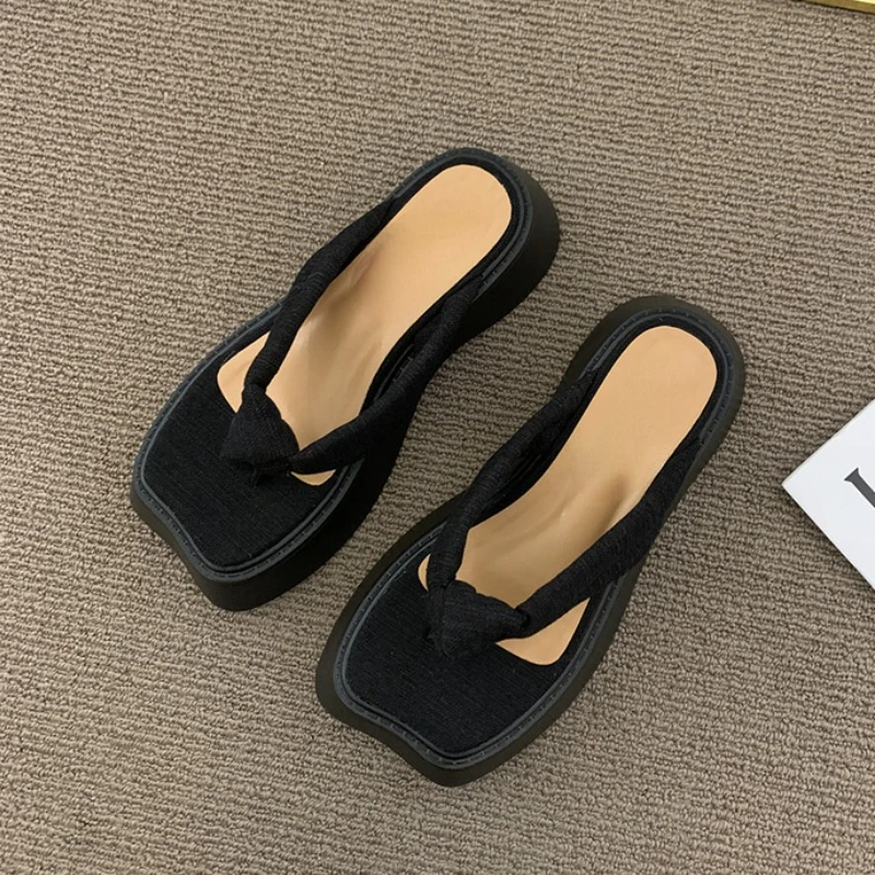 Brand Women Flat Shoes Fashion Platform Slippers 2022 Summer New Beach Dress Thick Shoes Casual Slides Flip-flops Women Sandals
Brand Women Flat Shoes Fashion Platform Slippers 2022 Summer New Beach Dress Thick Shoes Casual Slides Flip-flops Women Sandals