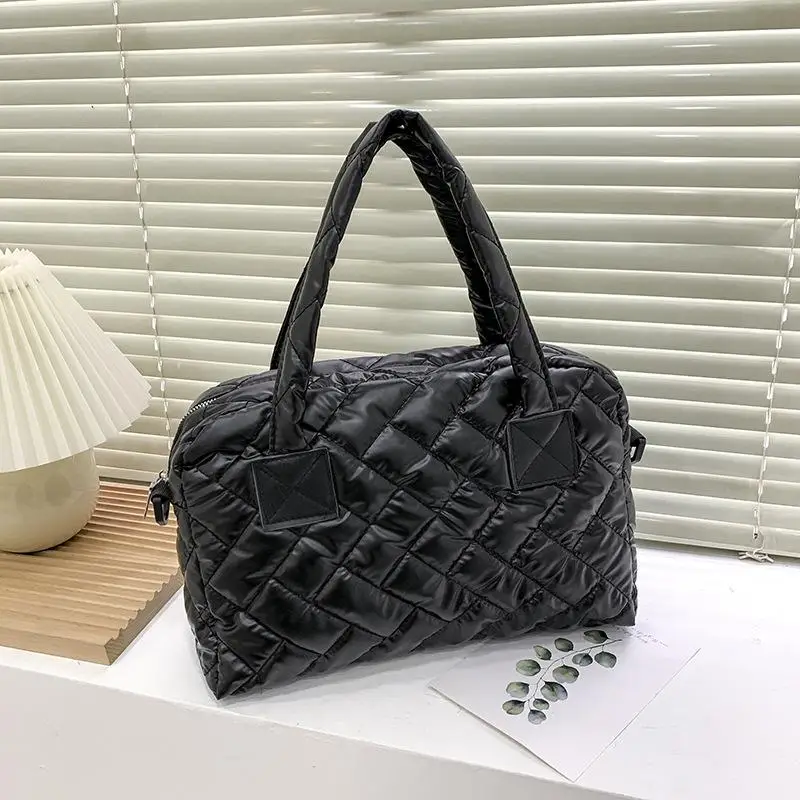 Fashion Lingge Quilted Women Shoulder Bags Padded Lady Handbags Luxury Down Cotton Crossbody Bag Casual Large Tote Purses Winter
Fashion Lingge Quilted Women Shoulder Bags Padded Lady Handbags Luxury Down Cotton Crossbody Bag Casual Large Tote Purses Winter