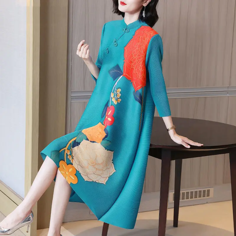 Fashion casual age-reducing pleated dress 2022 spring and summer stand-up collar buckle new retro mid-length cheongsam skirt
Fashion casual age-reducing pleated dress 2022 spring and summer stand-up collar buckle new retro mid-length cheongsam skirt