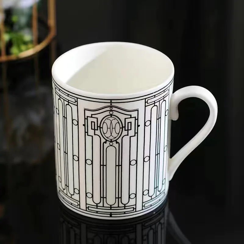 Кружка из костяного фарфора, Подарочная коробка устойчивая к высоким температурам, с ручкой, простая и гладкая, кружка для воды в европейско...
Кружка из костяного фарфора, Подарочная коробка устойчивая к высоким температурам, с ручкой, простая и гладкая, кружка для воды в европейско...