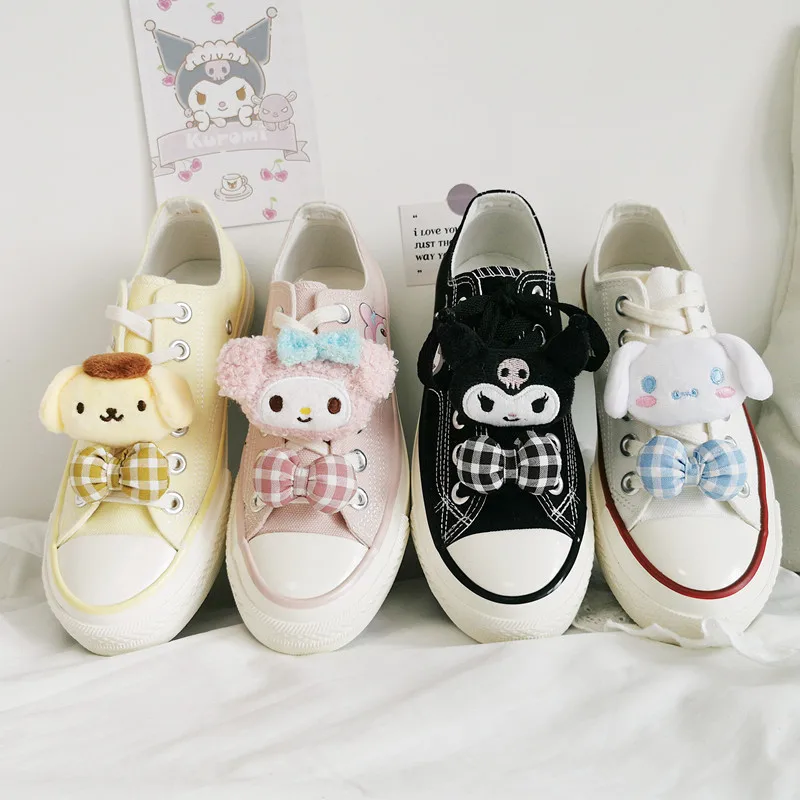 Кавайная Милая парусиновая обувь Sanrio Kuromi Mymelody Cinnamoroll Pompompurin, маленькая белая обувь, универсальные модные подарочные игрушки для девочек
Кавайная Милая парусиновая обувь Sanrio Kuromi Mymelody Cinnamoroll Pompompurin, маленькая белая обувь, универсальные модные подарочные игрушки для девочек