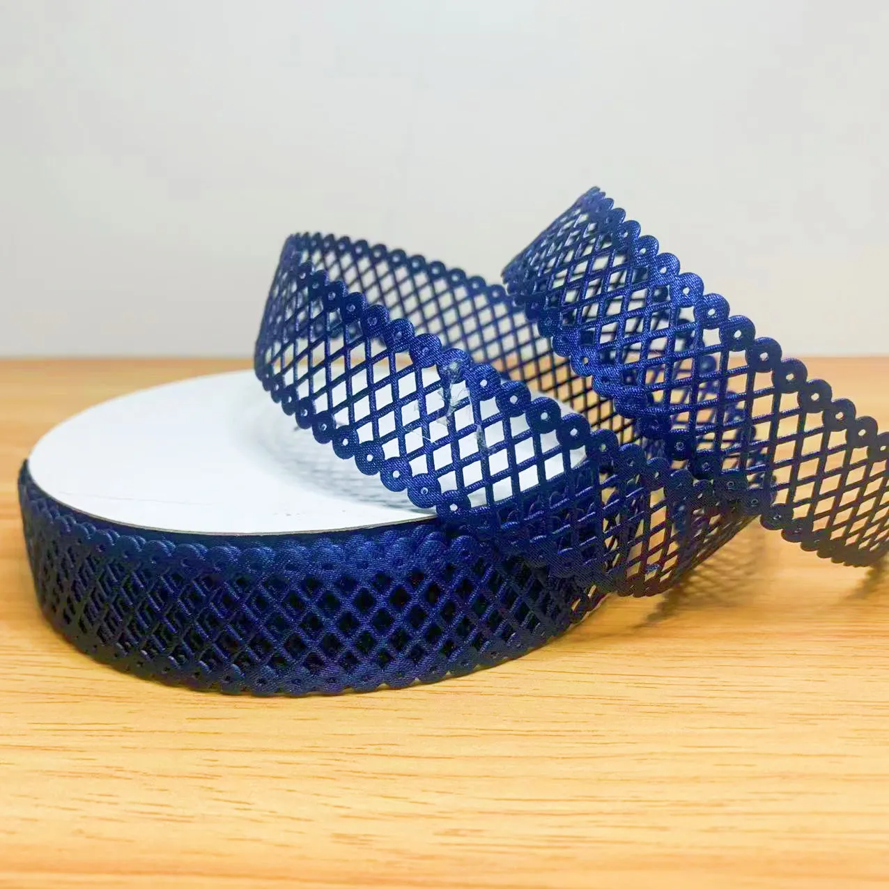 5 Yards Hollow Rhombus Grid Polyester Craft Ribbon for DIY Wedding Party Decoration Gift Wrap
5 Yards Hollow Rhombus Grid Polyester Craft Ribbon for DIY Wedding Party Decoration Gift Wrap