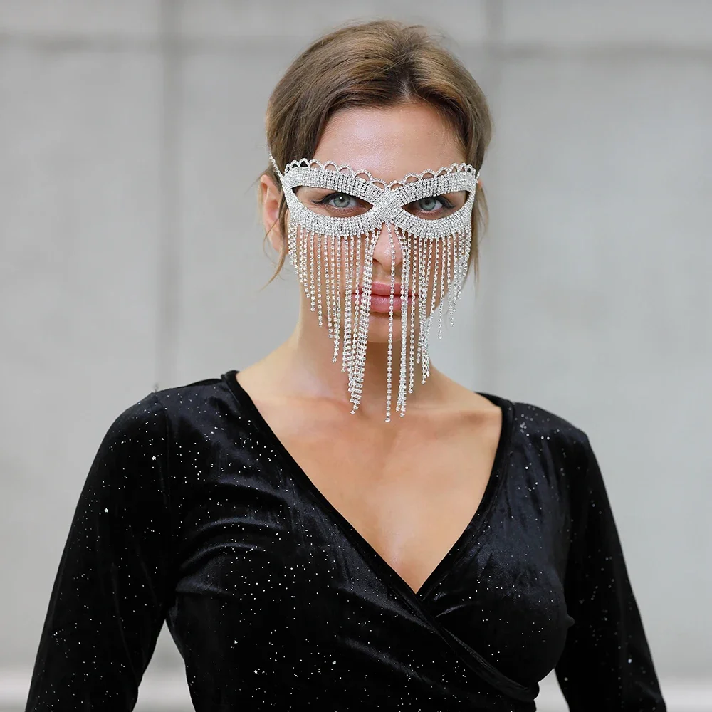 Halloween Masquerade Tassel Masks for Women Metal Shiny Rhinestone Head Chain Facemask Cosplay Face Chain Festival Party Jewelry
Halloween Masquerade Tassel Masks for Women Metal Shiny Rhinestone Head Chain Facemask Cosplay Face Chain Festival Party Jewelry