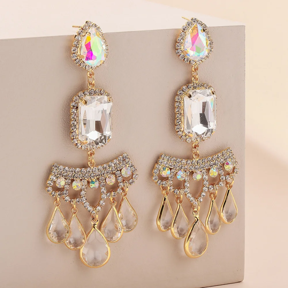 Women's Luxury Gold Crystal Water Drop Tassel Earrings Geometry Rhinestone Zircon Trendy Party Ear Pendant Chic Vintage Earring 
Women's Luxury Gold Crystal Water Drop Tassel Earrings Geometry Rhinestone Zircon Trendy Party Ear Pendant Chic Vintage Earring