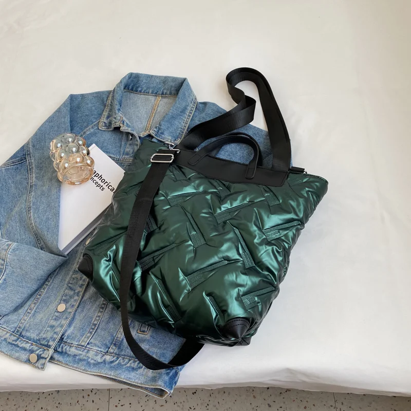 DIEHE High Capacity Winter Big Tote Padded Handbags Designer Women Shoulder Bags Luxury Large Down Cotton Shopping Purses
DIEHE High Capacity Winter Big Tote Padded Handbags Designer Women Shoulder Bags Luxury Large Down Cotton Shopping Purses