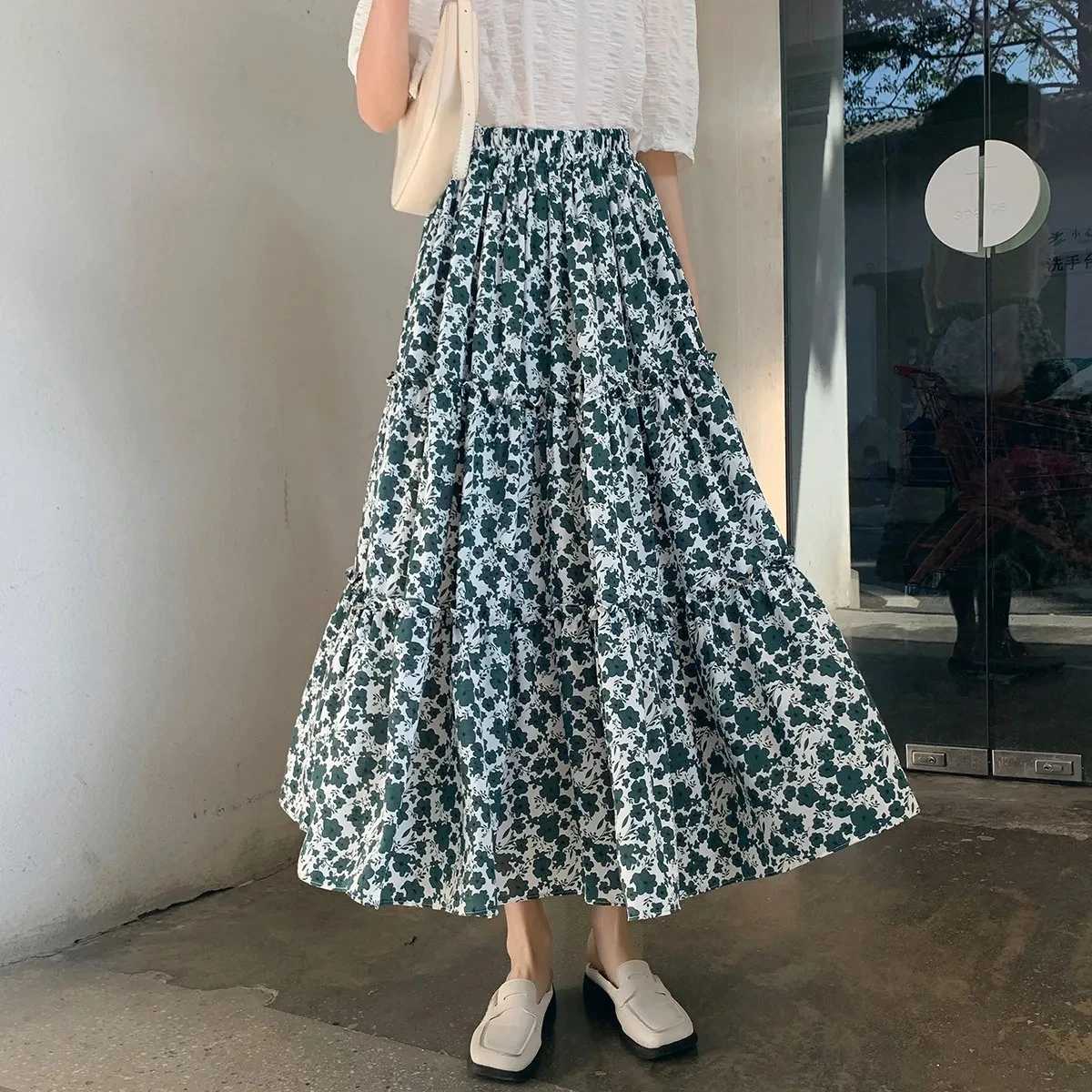 Summer floral chiffon pleated high waisted skirt for women's new summer A-line skirt P3 910
Summer floral chiffon pleated high waisted skirt for women's new summer A-line skirt P3 910