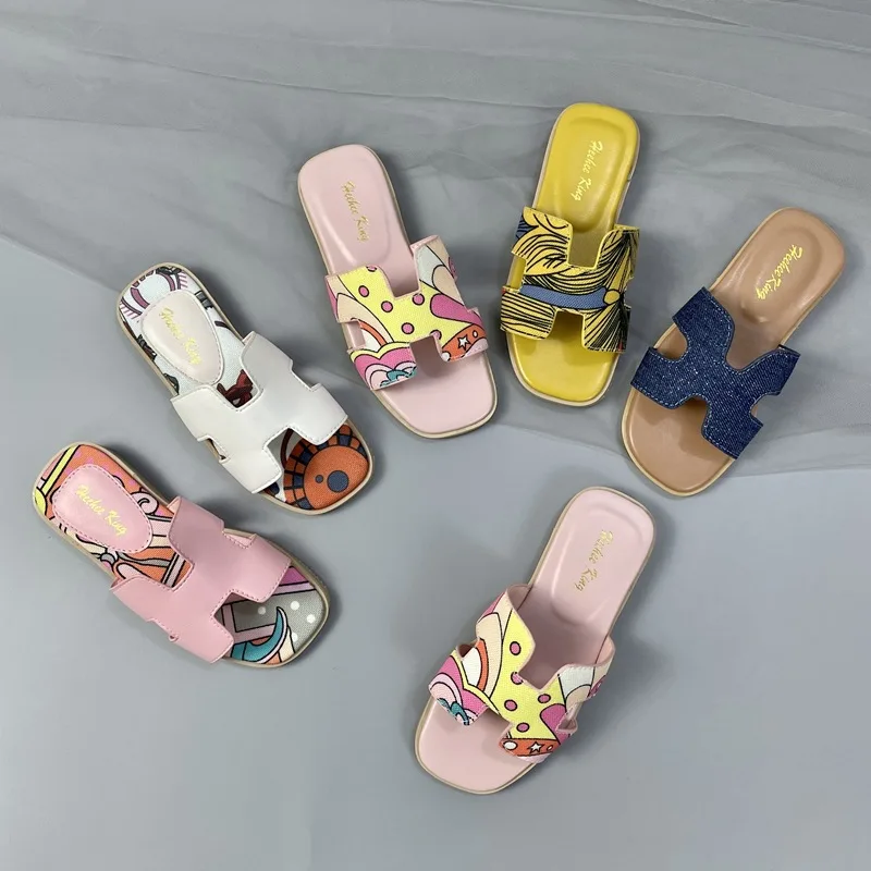 Summer New Girl's Casual Outer Wear Slippers Soft Bottom Non-slip Beach Slippers Girl Shoes
Summer New Girl's Casual Outer Wear Slippers Soft Bottom Non-slip Beach Slippers Girl Shoes