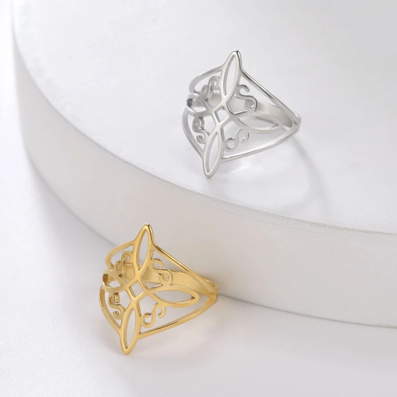 Fashionable girls' simple and elegant versatile jewelry, four square continuous curling stainless steel ring
Fashionable girls' simple and elegant versatile jewelry, four square continuous curling stainless steel ring