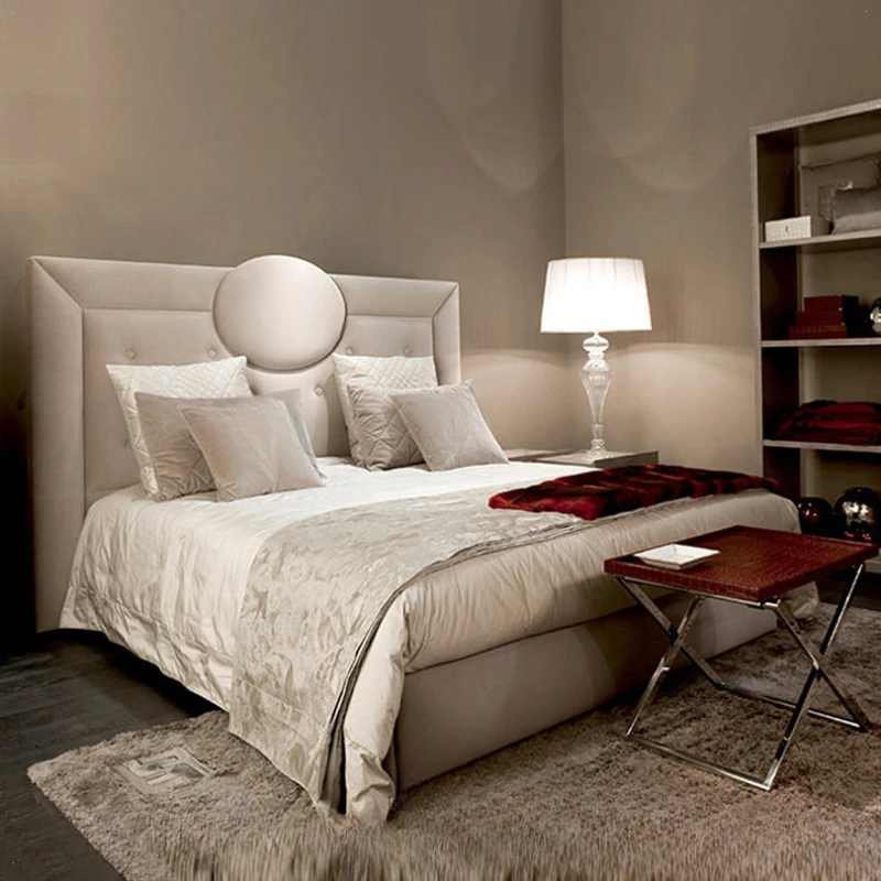 Роскошная тканевая Свадебная кровать постмодерн модная новая двойная кровать простая атмосфера Главная спальня
Роскошная тканевая Свадебная кровать постмодерн модная новая двойная кровать простая атмосфера Главная спальня