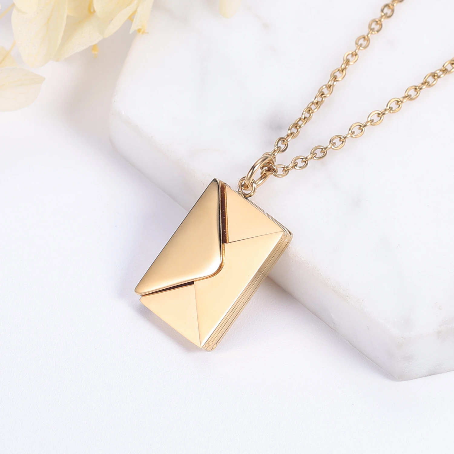 Love Letter Envelope Pendant Necklace Customized Stainless Steel Jewelry Confession Love You for Valentine Day Mother Day Gift
Love Letter Envelope Pendant Necklace Customized Stainless Steel Jewelry Confession Love You for Valentine Day Mother Day Gift