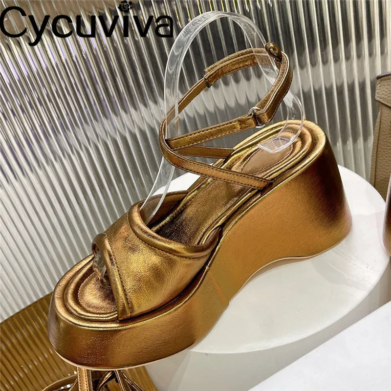 Designer Brand Thick Sole Platform Sandals Women Peep Toe Wedge Gold Heels Rome Summer Shoes Casual Holiday Party Banquet Shoes
Designer Brand Thick Sole Platform Sandals Women Peep Toe Wedge Gold Heels Rome Summer Shoes Casual Holiday Party Banquet Shoes